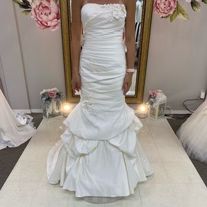 Ivory Strapless Wedding Dress